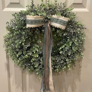 Lush Green Boxwood Holiday Wreath with Lace-Trimmed Ribbon